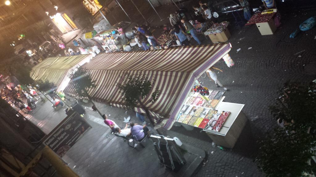Duomo 89 Panzió Nápoly Kültér fotó